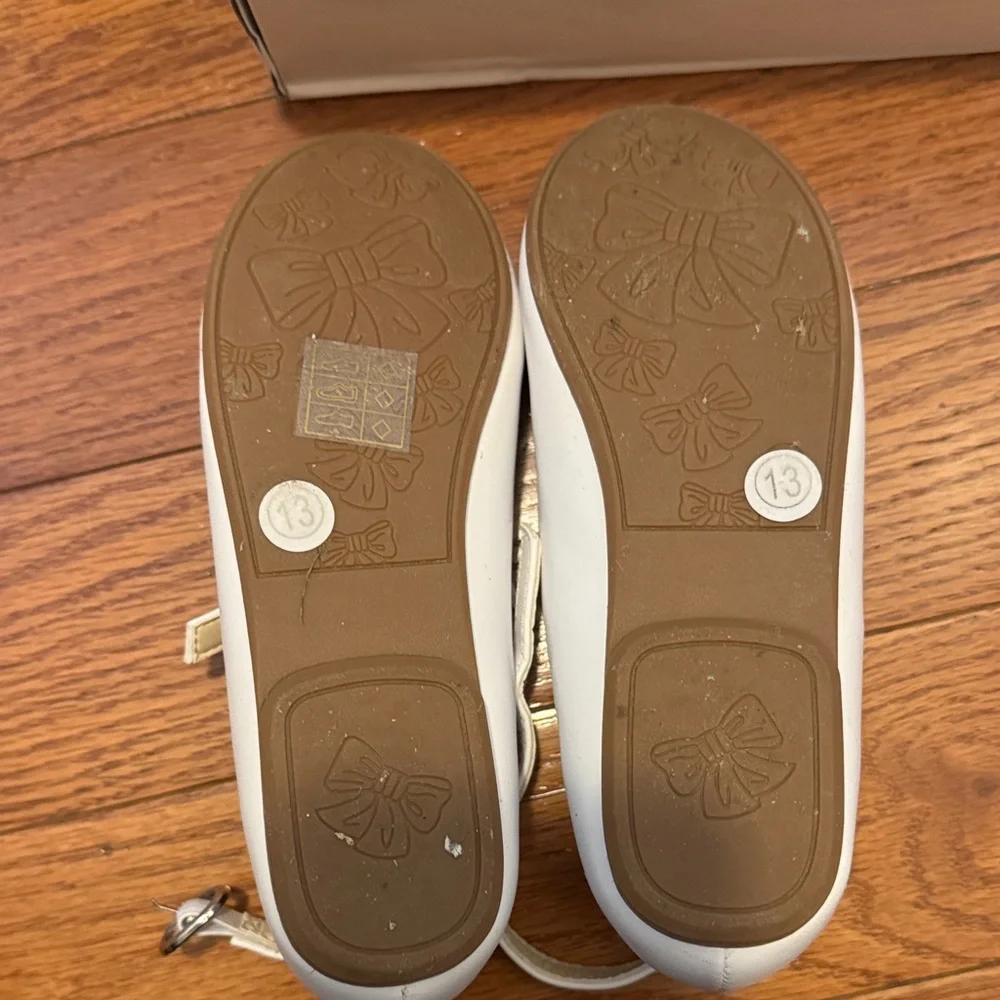White Dress Shoes for girls size 13 - Picture 3 of 7